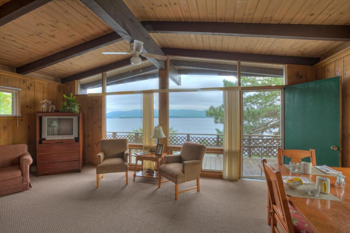 Sun Castle Resort Lake George Bagian luar foto